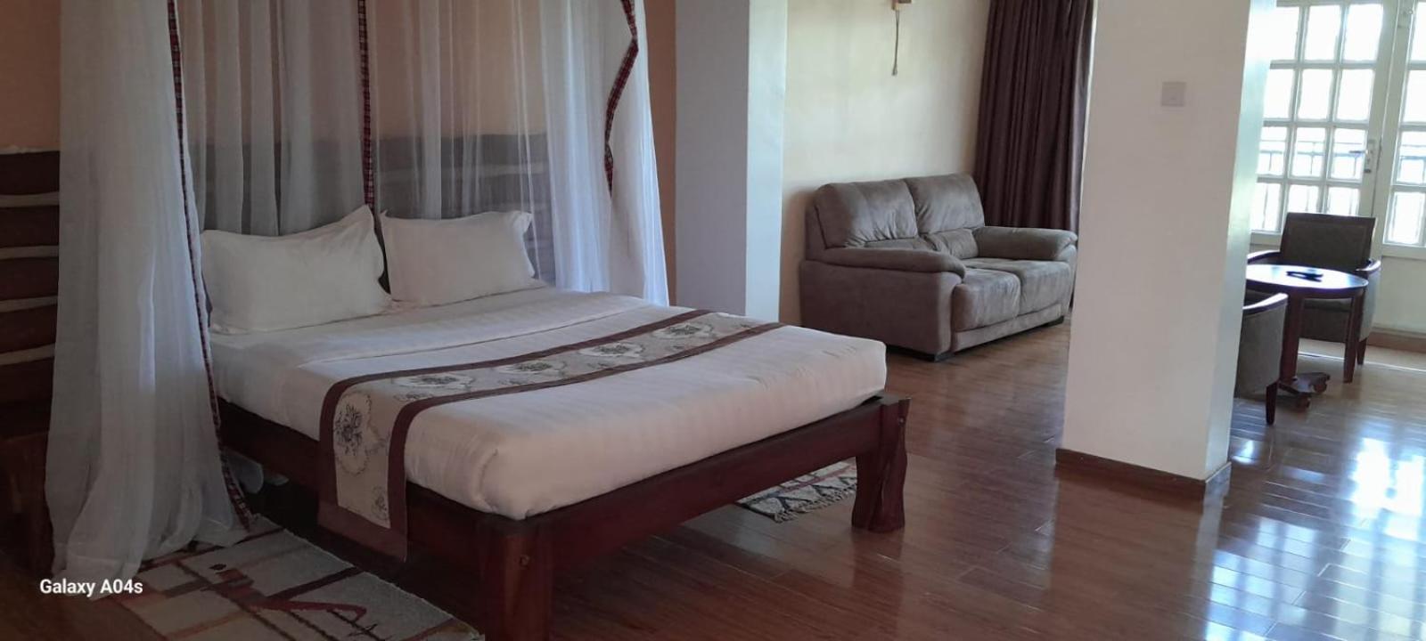 Esikar Gardens Hotel Narok Buitenkant foto