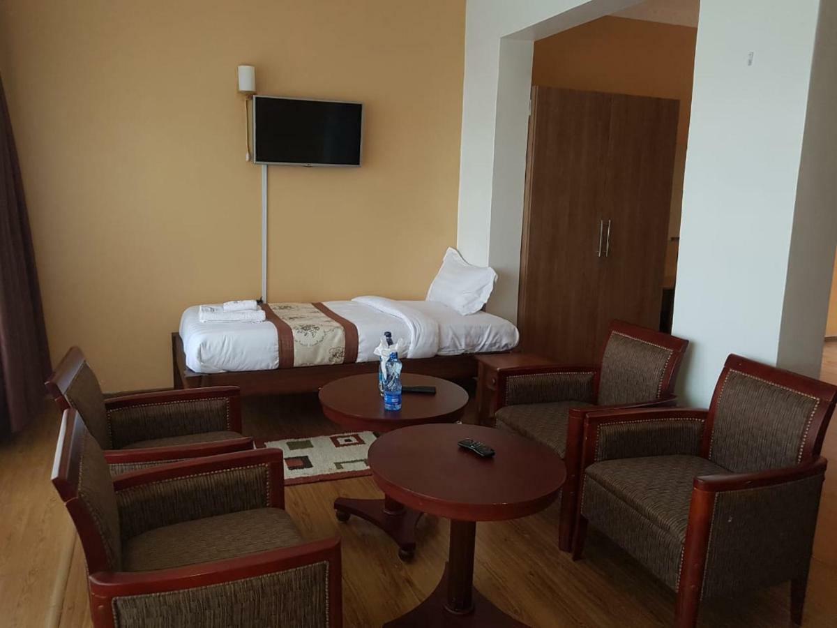 Esikar Gardens Hotel Narok Buitenkant foto